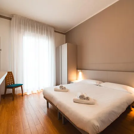 Del Corso Otel 2*